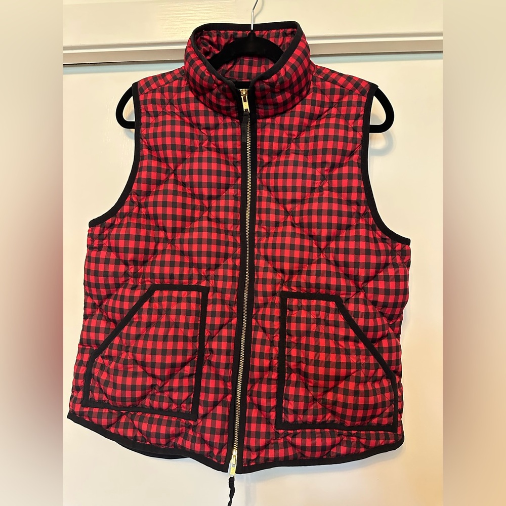 J. Crew Women’s Quilted Puffer Red and Black Plaid Vest w Pockets & Zipper